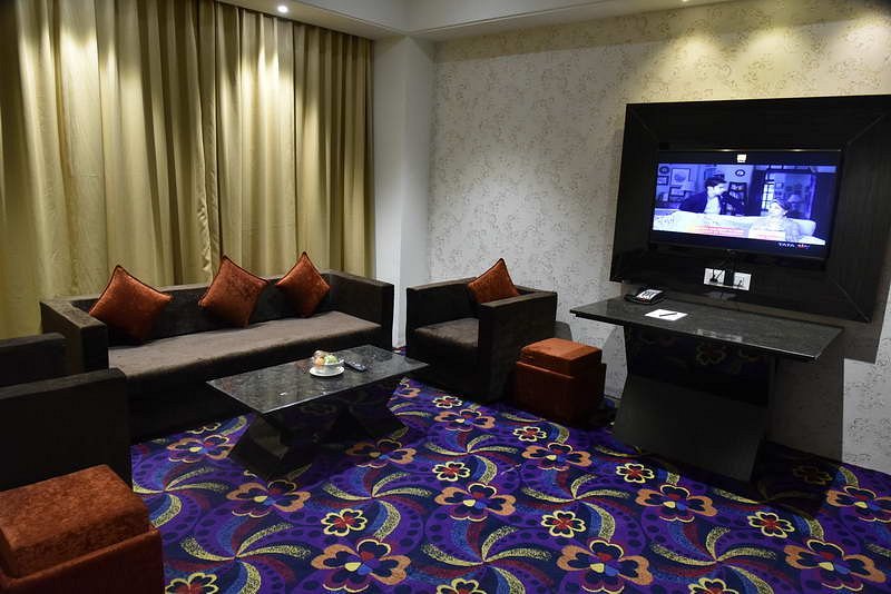 suite-room-living-room